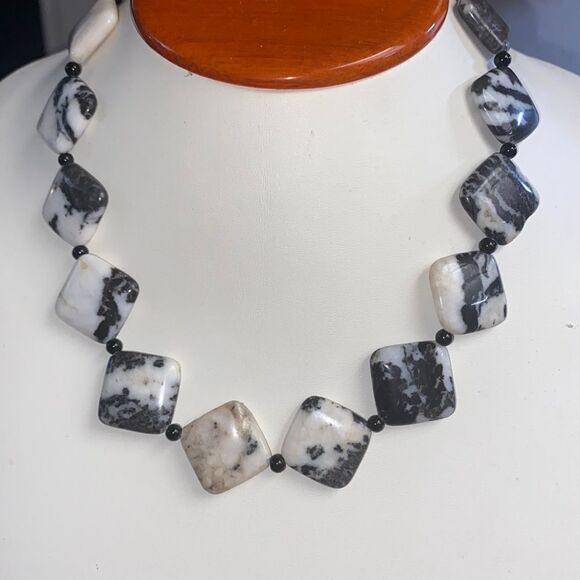 Zebra Jasper Stone & Onyx Necklace - Picture 2 of 9